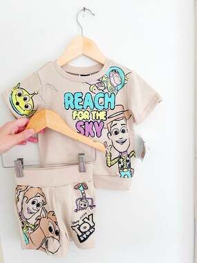 Disney Pixar Toy Story Woody Reach For The Sky Short-Sleeve Top and Shorts 2-Pie